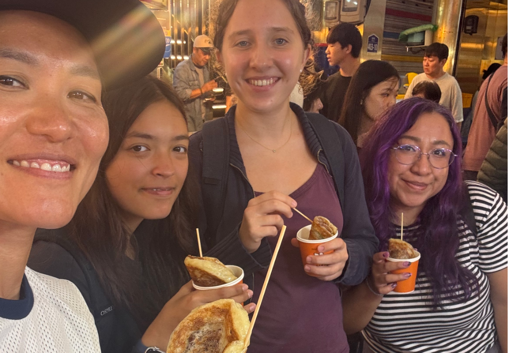 12 Authentic Market Foods & City Wall Walk