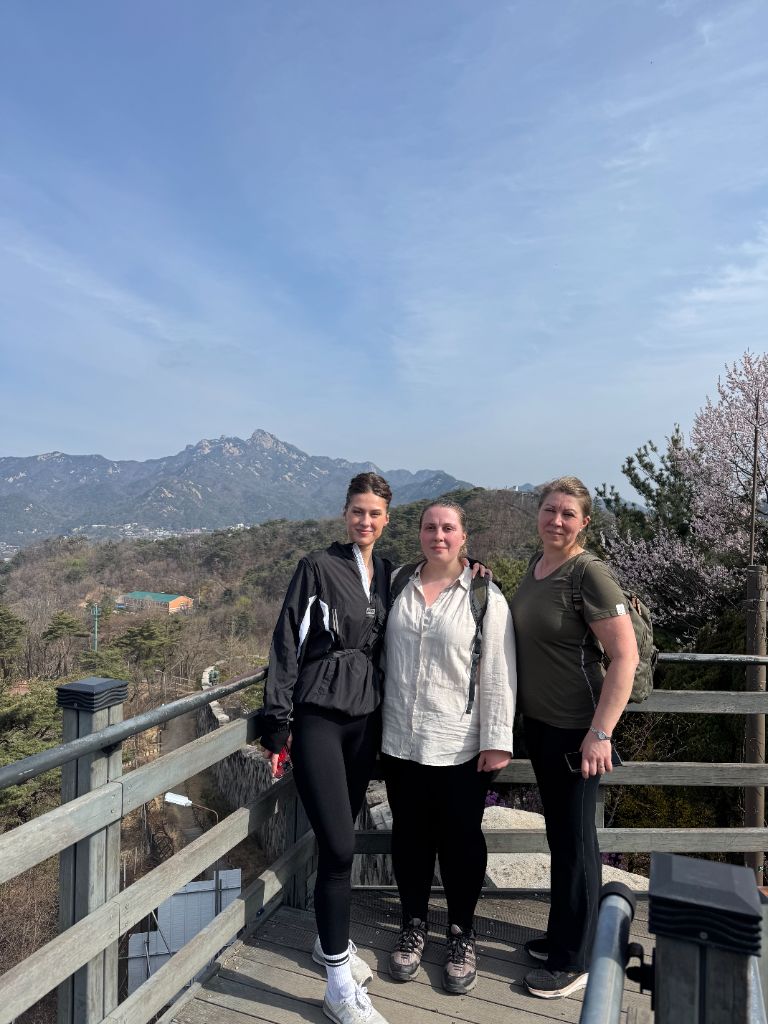 Group selfie on Bugaksan with Bukhansan view